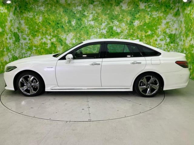 クラウンハイブリッド ＲＳアドバンス　純正　ナビ／デジタルインナーミラー／衝突安全装置／シートヒーター／パノラミックビューモニター／車線逸脱防止支援システム／電動バックドア／ヘッドランプ　ＬＥＤ／ＥＢＤ付ＡＢＳ／横滑り防止装置　電動シート（2枚目）