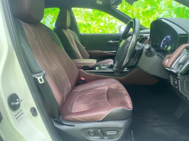 クラウンハイブリッド ＲＳアドバンス　純正　ナビ／デジタルインナーミラー／衝突安全装置／シートヒーター／パノラミックビューモニター／車線逸脱防止支援システム／電動バックドア／ヘッドランプ　ＬＥＤ／ＥＢＤ付ＡＢＳ／横滑り防止装置　電動シート（4枚目）