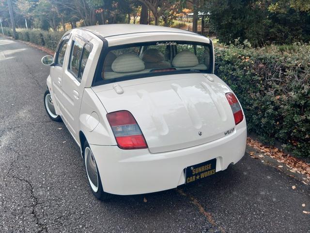 WiLL Vi ベースグレード カボチャ馬車 クリフカットシルエット 共同プロジェクト開発車 グッドデザイン賞受賞車 フランスパン内装 ナビ フロントパワーウィンドゥ パワーステアリング(10枚目)