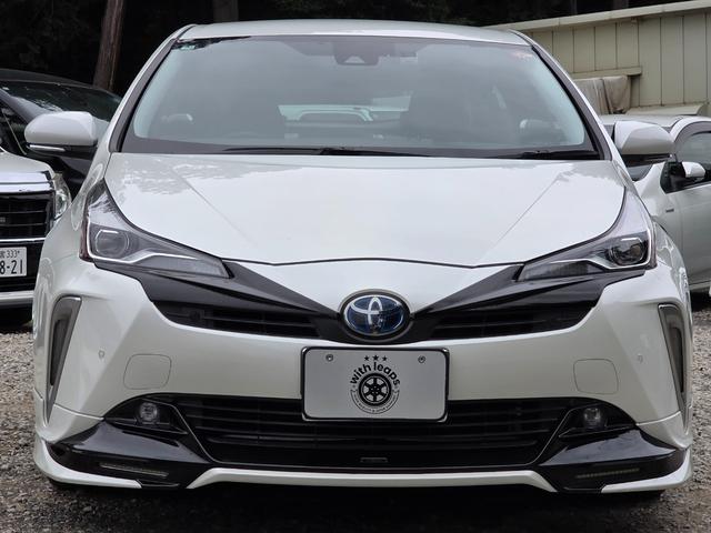 プリウス Ａツーリングセレクション　ユーザー様買取車　ＴＲＤフルエアロ　純正ナビ　Ｂカメラ　ＤＴＶ　トヨタセーフティーセンス　シートヒーター　置くだけ充電　黒合皮シート　ＥＴＣ　パワーシート　プッシュスタート　ワンオーナー（7枚目）