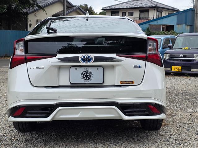 プリウス Ａツーリングセレクション　ユーザー様買取車　ＴＲＤフルエアロ　純正ナビ　Ｂカメラ　ＤＴＶ　トヨタセーフティーセンス　シートヒーター　置くだけ充電　黒合皮シート　ＥＴＣ　パワーシート　プッシュスタート　ワンオーナー（14枚目）