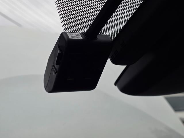 プリウス Ａツーリングセレクション　ユーザー様買取車　ＴＲＤフルエアロ　純正ナビ　Ｂカメラ　ＤＴＶ　トヨタセーフティーセンス　シートヒーター　置くだけ充電　黒合皮シート　ＥＴＣ　パワーシート　プッシュスタート　ワンオーナー（44枚目）