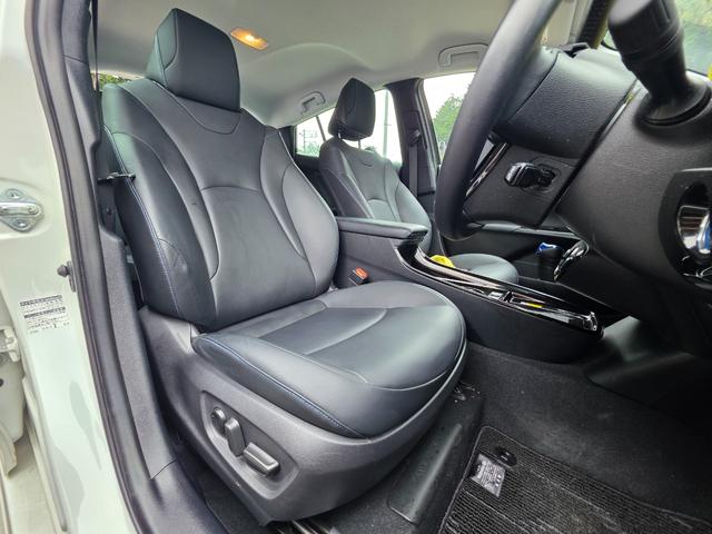 プリウス Ａツーリングセレクション　ユーザー様買取車　ＴＲＤフルエアロ　純正ナビ　Ｂカメラ　ＤＴＶ　トヨタセーフティーセンス　シートヒーター　置くだけ充電　黒合皮シート　ＥＴＣ　パワーシート　プッシュスタート　ワンオーナー（48枚目）