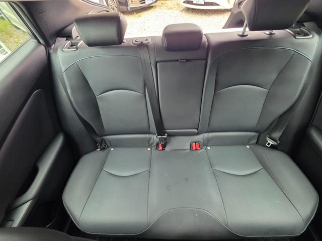 プリウス Ａツーリングセレクション　ユーザー様買取車　ＴＲＤフルエアロ　純正ナビ　Ｂカメラ　ＤＴＶ　トヨタセーフティーセンス　シートヒーター　置くだけ充電　黒合皮シート　ＥＴＣ　パワーシート　プッシュスタート　ワンオーナー（56枚目）