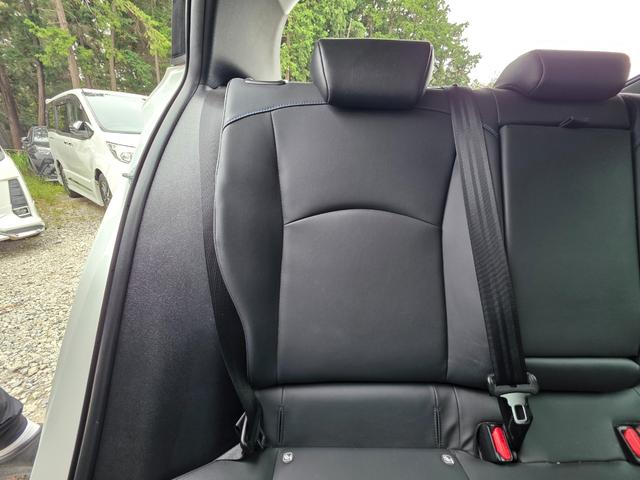 プリウス Ａツーリングセレクション　ユーザー様買取車　ＴＲＤフルエアロ　純正ナビ　Ｂカメラ　ＤＴＶ　トヨタセーフティーセンス　シートヒーター　置くだけ充電　黒合皮シート　ＥＴＣ　パワーシート　プッシュスタート　ワンオーナー（57枚目）