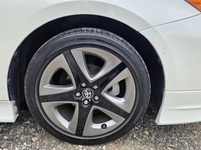 プリウス Ａツーリングセレクション　ユーザー様買取車　ＴＲＤフルエアロ　純正ナビ　Ｂカメラ　ＤＴＶ　トヨタセーフティーセンス　シートヒーター　置くだけ充電　黒合皮シート　ＥＴＣ　パワーシート　プッシュスタート　ワンオーナー（73枚目）