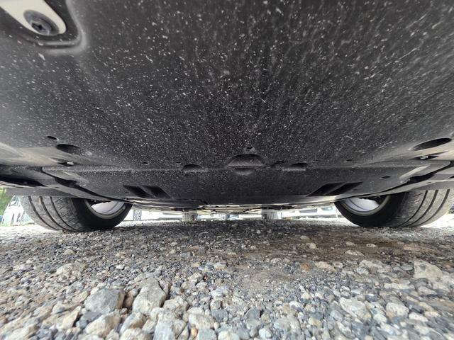 プリウス Ａツーリングセレクション　ユーザー様買取車　ＴＲＤフルエアロ　純正ナビ　Ｂカメラ　ＤＴＶ　トヨタセーフティーセンス　シートヒーター　置くだけ充電　黒合皮シート　ＥＴＣ　パワーシート　プッシュスタート　ワンオーナー（77枚目）