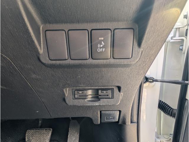 TOYOTA PRIUS ALPHA S TOURING SELECTION