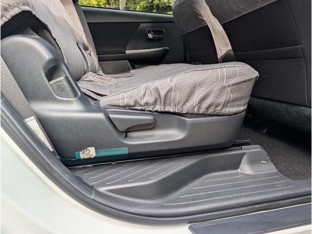 TOYOTA PRIUS ALPHA S TOURING SELECTION