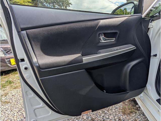 TOYOTA PRIUS ALPHA S TOURING SELECTION