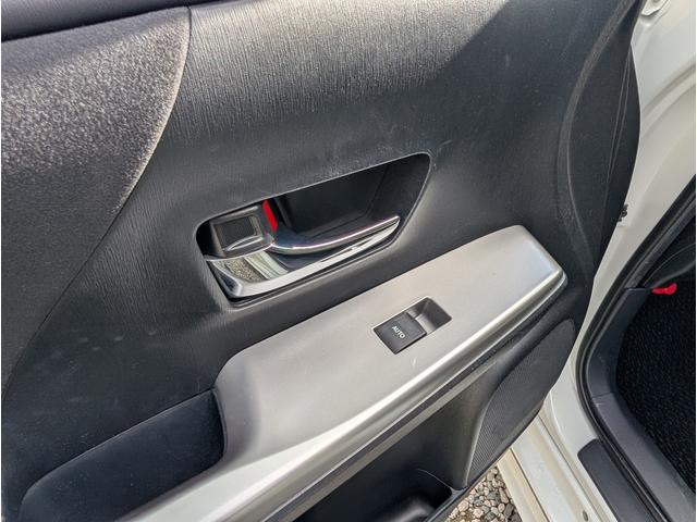 TOYOTA PRIUS ALPHA S TOURING SELECTION