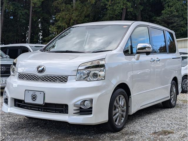 ヴォクシー ZS 煌III ユーザー様買取車両 1オーナー車 パナソニックフローティングナビゲーション ETC 両側パワースライドドア 7人乗り 禁煙車 記録簿 関東使用車両(3枚目)