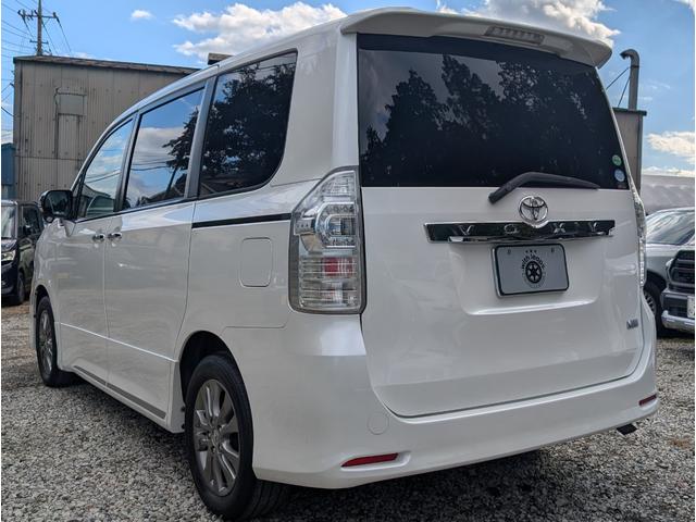 ヴォクシー ZS 煌III ユーザー様買取車両 1オーナー車 パナソニックフローティングナビゲーション ETC 両側パワースライドドア 7人乗り 禁煙車 記録簿 関東使用車両(5枚目)