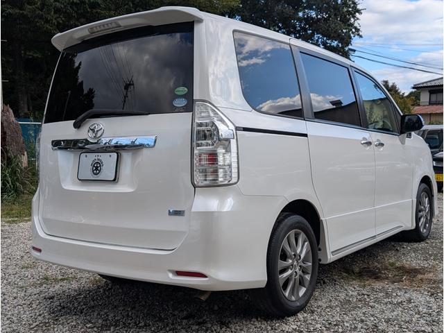 ヴォクシー ZS 煌III ユーザー様買取車両 1オーナー車 パナソニックフローティングナビゲーション ETC 両側パワースライドドア 7人乗り 禁煙車 記録簿 関東使用車両(7枚目)