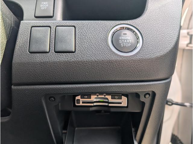 ヴォクシー ZS 煌III ユーザー様買取車両 1オーナー車 パナソニックフローティングナビゲーション ETC 両側パワースライドドア 7人乗り 禁煙車 記録簿 関東使用車両(22枚目)