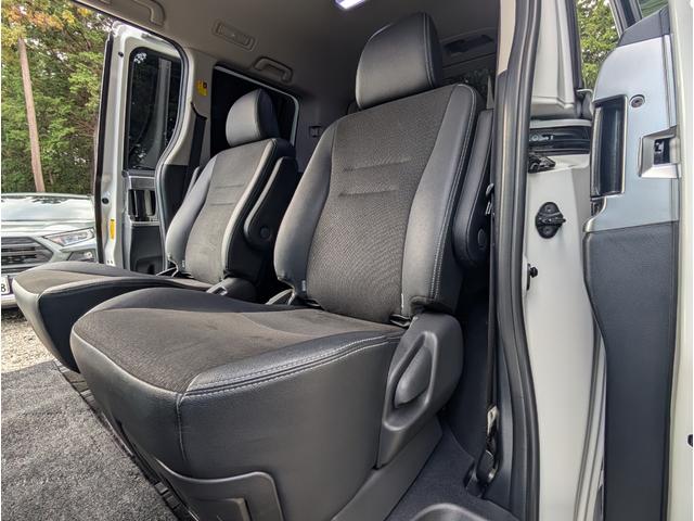 ヴォクシー ZS 煌III ユーザー様買取車両 1オーナー車 パナソニックフローティングナビゲーション ETC 両側パワースライドドア 7人乗り 禁煙車 記録簿 関東使用車両(38枚目)