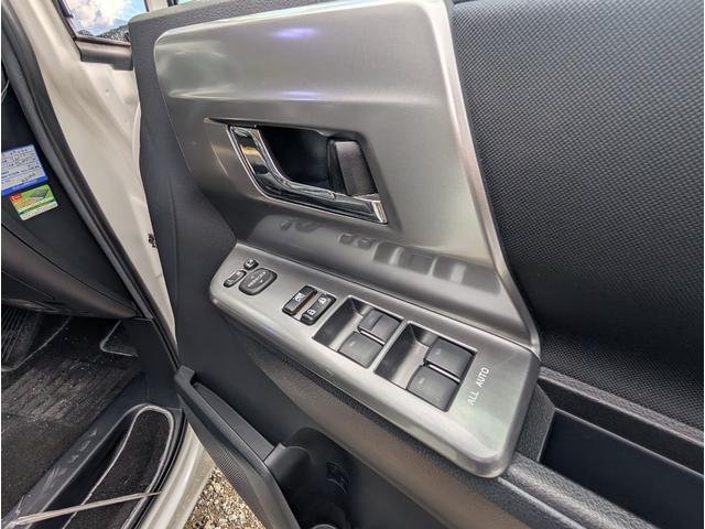 ヴォクシー ZS 煌III ユーザー様買取車両 1オーナー車 パナソニックフローティングナビゲーション ETC 両側パワースライドドア 7人乗り 禁煙車 記録簿 関東使用車両(42枚目)