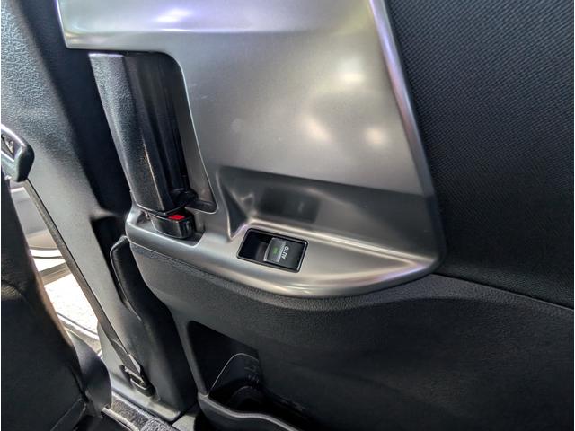 ヴォクシー ZS 煌III ユーザー様買取車両 1オーナー車 パナソニックフローティングナビゲーション ETC 両側パワースライドドア 7人乗り 禁煙車 記録簿 関東使用車両(44枚目)