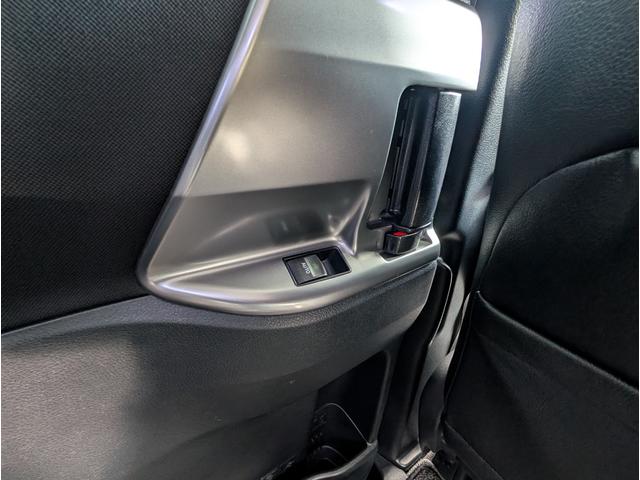 ヴォクシー ZS 煌III ユーザー様買取車両 1オーナー車 パナソニックフローティングナビゲーション ETC 両側パワースライドドア 7人乗り 禁煙車 記録簿 関東使用車両(46枚目)