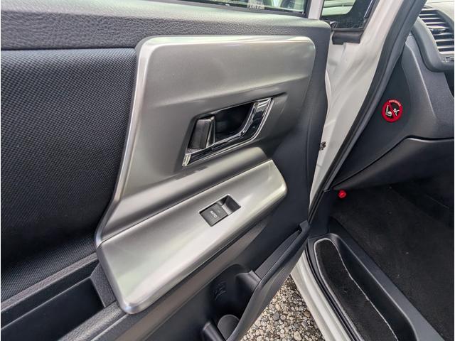 ヴォクシー ZS 煌III ユーザー様買取車両 1オーナー車 パナソニックフローティングナビゲーション ETC 両側パワースライドドア 7人乗り 禁煙車 記録簿 関東使用車両(48枚目)