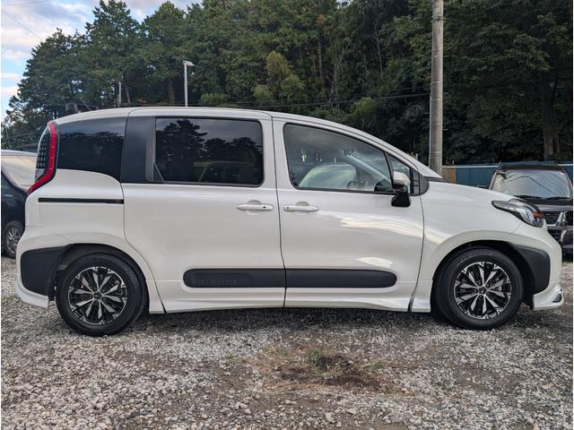 シエンタ ハイブリッドZ ユーザー様買取車両 1オーナー車 モデリスタエアロ ナビゲーション サーキュレーター 全周囲モニター 両側パースライドドア ETC シートヒーター ステアリングヒーター 禁煙車 記録簿(8枚目)