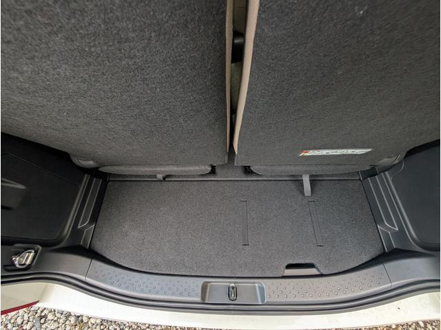 シエンタ ハイブリッドZ ユーザー様買取車両 1オーナー車 モデリスタエアロ ナビゲーション サーキュレーター 全周囲モニター 両側パースライドドア ETC シートヒーター ステアリングヒーター 禁煙車 記録簿(62枚目)