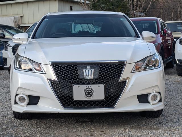 クラウンハイブリッド アスリートＳ　ユーザー様買取車　ワンオーナー　純正ナビゲーション　バックカメラ　フルセグテレビ　オートエアコン　ＬＥＤヘッドライト　ＥＴＣ　プッシュスタート　スマートキー（4枚目）