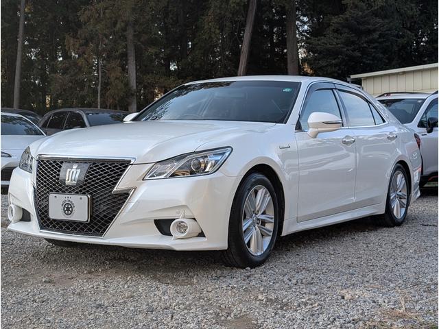 クラウンハイブリッド アスリートＳ　ユーザー様買取車　ワンオーナー　純正ナビゲーション　バックカメラ　フルセグテレビ　オートエアコン　ＬＥＤヘッドライト　ＥＴＣ　プッシュスタート　スマートキー（5枚目）