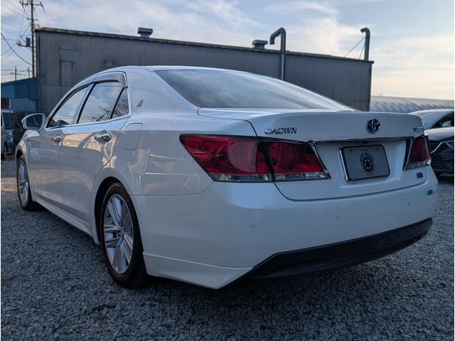 クラウンハイブリッド アスリートＳ　ユーザー様買取車　ワンオーナー　純正ナビゲーション　バックカメラ　フルセグテレビ　オートエアコン　ＬＥＤヘッドライト　ＥＴＣ　プッシュスタート　スマートキー（7枚目）