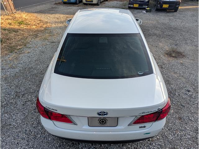 クラウンハイブリッド アスリートＳ　ユーザー様買取車　ワンオーナー　純正ナビゲーション　バックカメラ　フルセグテレビ　オートエアコン　ＬＥＤヘッドライト　ＥＴＣ　プッシュスタート　スマートキー（15枚目）