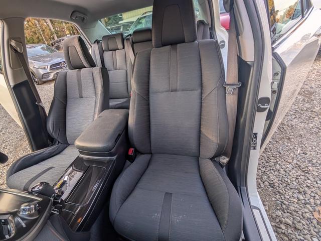 クラウンハイブリッド アスリートＳ　ユーザー様買取車　ワンオーナー　純正ナビゲーション　バックカメラ　フルセグテレビ　オートエアコン　ＬＥＤヘッドライト　ＥＴＣ　プッシュスタート　スマートキー（31枚目）