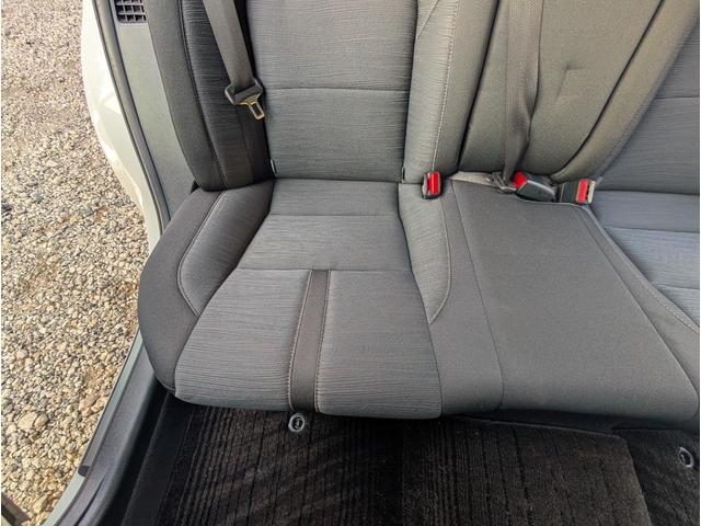 クラウンハイブリッド アスリートＳ　ユーザー様買取車　ワンオーナー　純正ナビゲーション　バックカメラ　フルセグテレビ　オートエアコン　ＬＥＤヘッドライト　ＥＴＣ　プッシュスタート　スマートキー（37枚目）