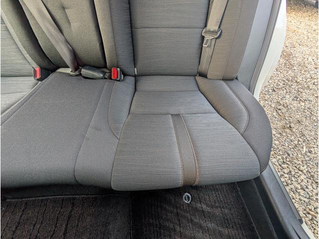 クラウンハイブリッド アスリートＳ　ユーザー様買取車　ワンオーナー　純正ナビゲーション　バックカメラ　フルセグテレビ　オートエアコン　ＬＥＤヘッドライト　ＥＴＣ　プッシュスタート　スマートキー（40枚目）