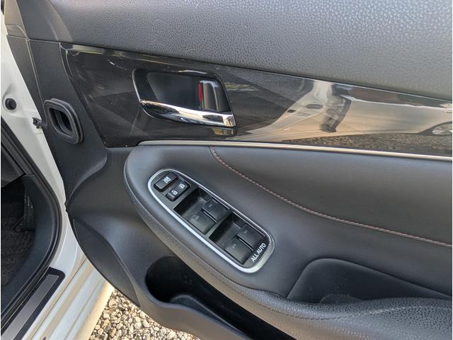 クラウンハイブリッド アスリートＳ　ユーザー様買取車　ワンオーナー　純正ナビゲーション　バックカメラ　フルセグテレビ　オートエアコン　ＬＥＤヘッドライト　ＥＴＣ　プッシュスタート　スマートキー（43枚目）