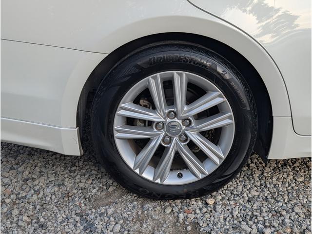 クラウンハイブリッド アスリートＳ　ユーザー様買取車　ワンオーナー　純正ナビゲーション　バックカメラ　フルセグテレビ　オートエアコン　ＬＥＤヘッドライト　ＥＴＣ　プッシュスタート　スマートキー（53枚目）