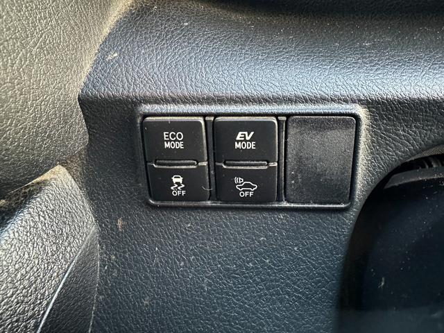 シエンタ ハイブリッドＧ　ユーザー様買取車　ワンオーナー　社外ナビ　バックカメラ　フルセグテレビ　両側電動スライドドア　オートエアコン　プッシュスタート　３列シート（39枚目）