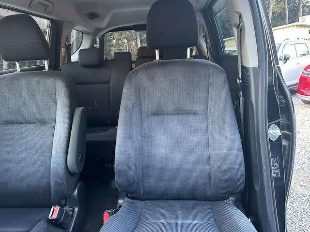 シエンタ ハイブリッドＧ　ユーザー様買取車　ワンオーナー　社外ナビ　バックカメラ　フルセグテレビ　両側電動スライドドア　オートエアコン　プッシュスタート　３列シート（47枚目）