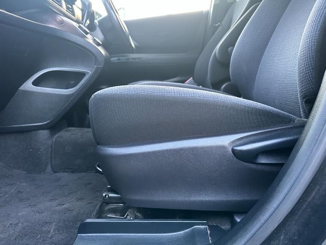 シエンタ ハイブリッドＧ　ユーザー様買取車　ワンオーナー　社外ナビ　バックカメラ　フルセグテレビ　両側電動スライドドア　オートエアコン　プッシュスタート　３列シート（49枚目）