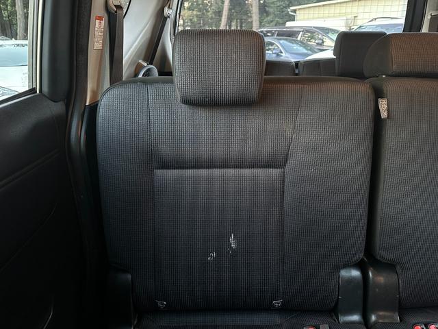 シエンタ ハイブリッドＧ　ユーザー様買取車　ワンオーナー　社外ナビ　バックカメラ　フルセグテレビ　両側電動スライドドア　オートエアコン　プッシュスタート　３列シート（51枚目）