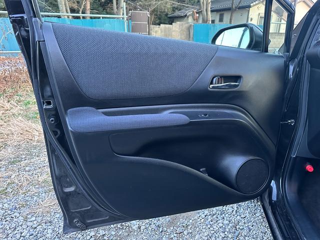 シエンタ ハイブリッドＧ　ユーザー様買取車　ワンオーナー　社外ナビ　バックカメラ　フルセグテレビ　両側電動スライドドア　オートエアコン　プッシュスタート　３列シート（62枚目）