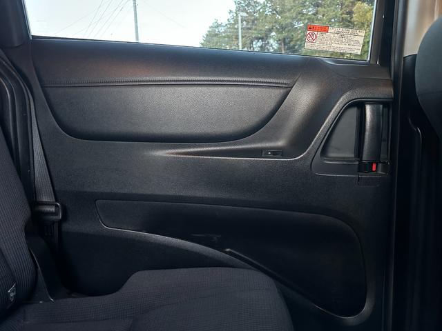 シエンタ ハイブリッドＧ　ユーザー様買取車　ワンオーナー　社外ナビ　バックカメラ　フルセグテレビ　両側電動スライドドア　オートエアコン　プッシュスタート　３列シート（66枚目）