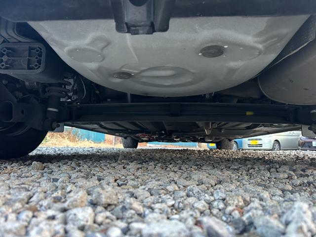 シエンタ ハイブリッドＧ　ユーザー様買取車　ワンオーナー　社外ナビ　バックカメラ　フルセグテレビ　両側電動スライドドア　オートエアコン　プッシュスタート　３列シート（76枚目）