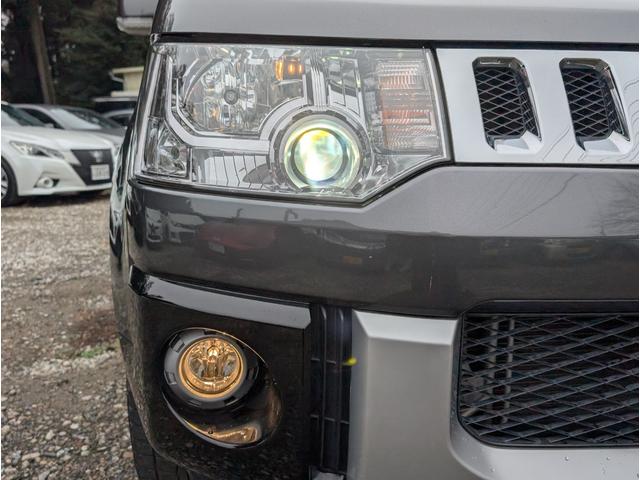 デリカＤ：５ Ｇ　パワーパッケージ　ユーザー様直接買取車両　関東１オーナー車両　４ＷＤ　ナビゲーション　バックモニター　ＥＴＣ　左右パワースライドドア　ディスチャージヘッドランプ　７人乗り　禁煙車　記録簿　インテリジェントキー（12枚目）