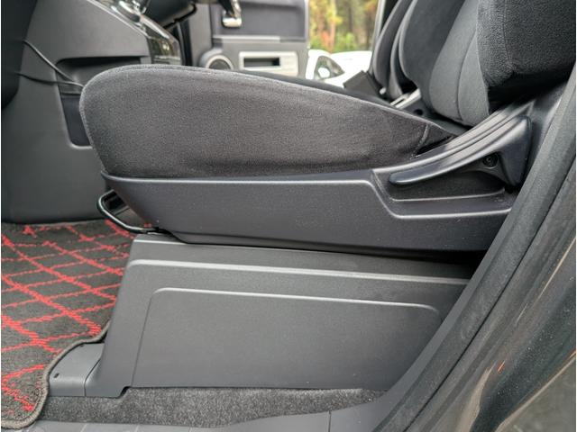 デリカＤ：５ Ｇ　パワーパッケージ　ユーザー様直接買取車両　関東１オーナー車両　４ＷＤ　ナビゲーション　バックモニター　ＥＴＣ　左右パワースライドドア　ディスチャージヘッドランプ　７人乗り　禁煙車　記録簿　インテリジェントキー（37枚目）