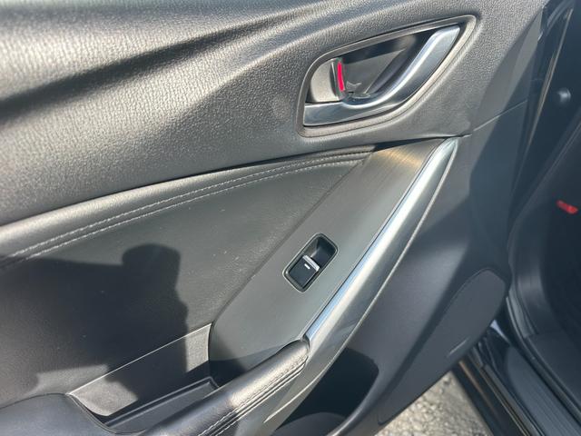 ＸＤ　Ｌパッケージ　ユーザー様買取車　純正ナビゲーション　バックカメラ　テレビ　レザーシート　ＨＵＤ　ＥＴＣ　ＢＯＳＥサウンド　ＬＥＤヘッドランプ　ローダウン　純正サスあり（画像48）