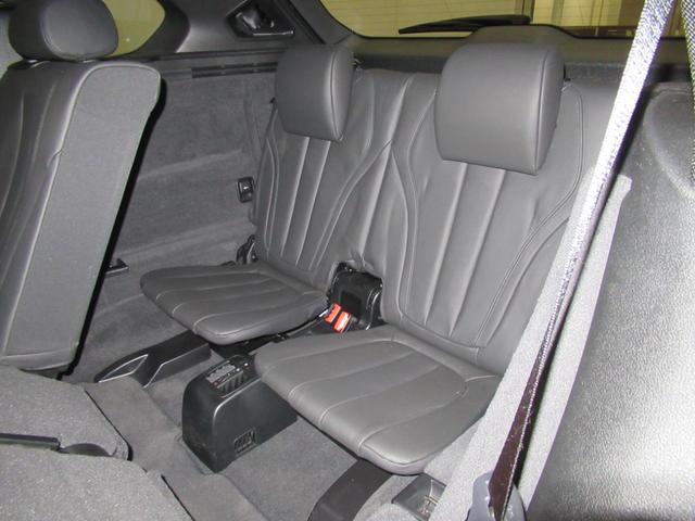 xDrive 35d Mスポーツ 7人乗り セレクトパッケージ パノラマガラスサンルーフ ブラックレザー シートヒーター 電動シート LEDライト ETC2.0 コンフォートアクセス オートトランク(19枚目)