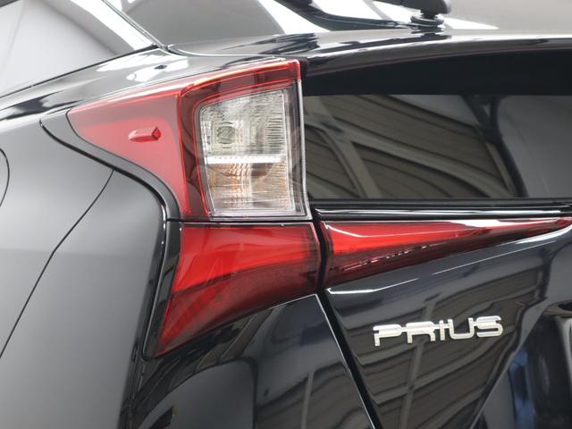 プリウス Ａプレミアム　ツーリングセレクション　モデリスタエアロ（Ｆ．Ｓ．Ｒ）／パノラミックビューモニター／ブラインドスポットモニター／ヘッドアップディスプレイ／シートヒーター／シートクーラー／ＥＴＣ２．０／クリアランスソナー／ブルーミラー（33枚目）