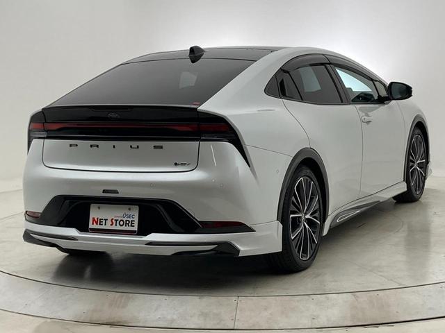 プリウス Ｚ　４ＷＤ　シートエアコン　ハンドルヒーター　アドバンストパーク　ウインドシールドデアイサー　ワイヤレス充電　ＰＤＡ　ＲＣＴＡ　ＲＣＤ　ＲＳＡ　後方車両接近告知　安心降車アシスト　周辺車両接近時サポート（69枚目）