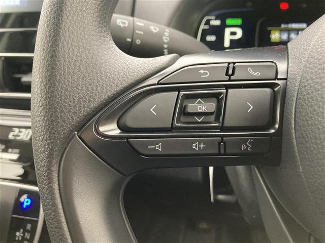 運転中、オーディオの操作をしてて、ハッとしたことはありませんか？ステアリングスイッチは、運転中でもハンドルでオーディオの操作が可能です。安全なドライブをサポートします。