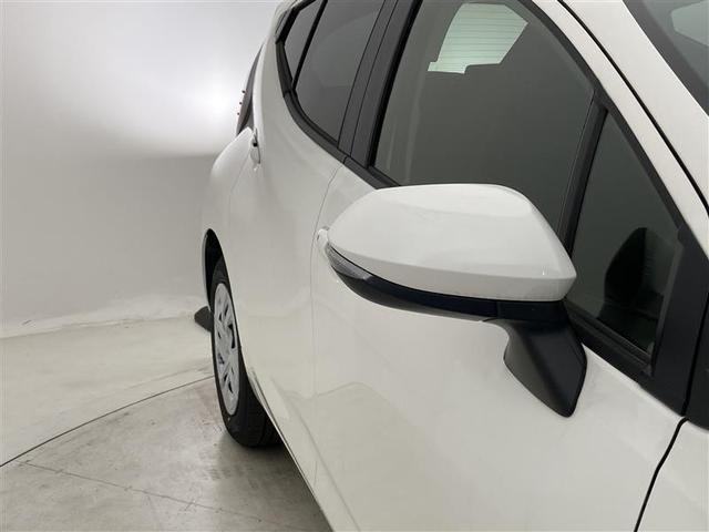 ウインカーミラーも現在は主流の装備になってきました。ヨーロピアンな雰囲気を演出するウインカーミラーです。外見がカッコよくなるだけではなく、視認性も向上し、安全面にも貢献します。